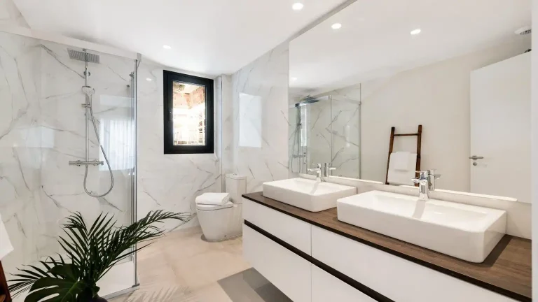 Contemporary Apartmens in Estepona, Beautiful Bathroom