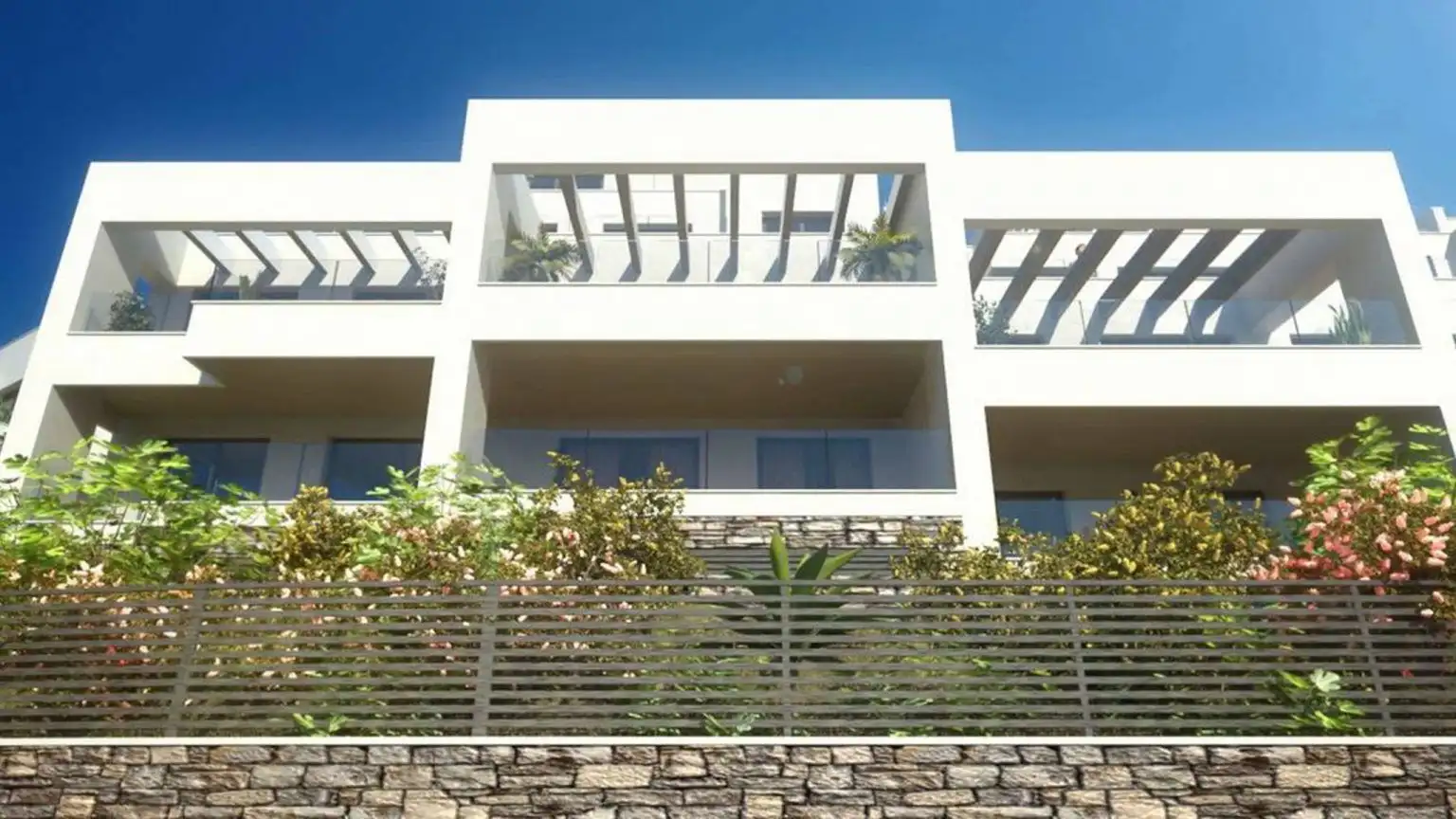 Luxury Apartmens with Sea Views in Estepona Front of the House