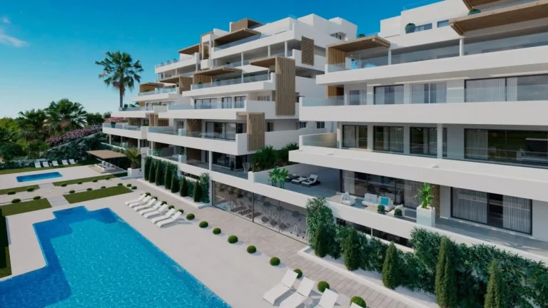 Luxury Apartments With Sea Views and Communal Pool