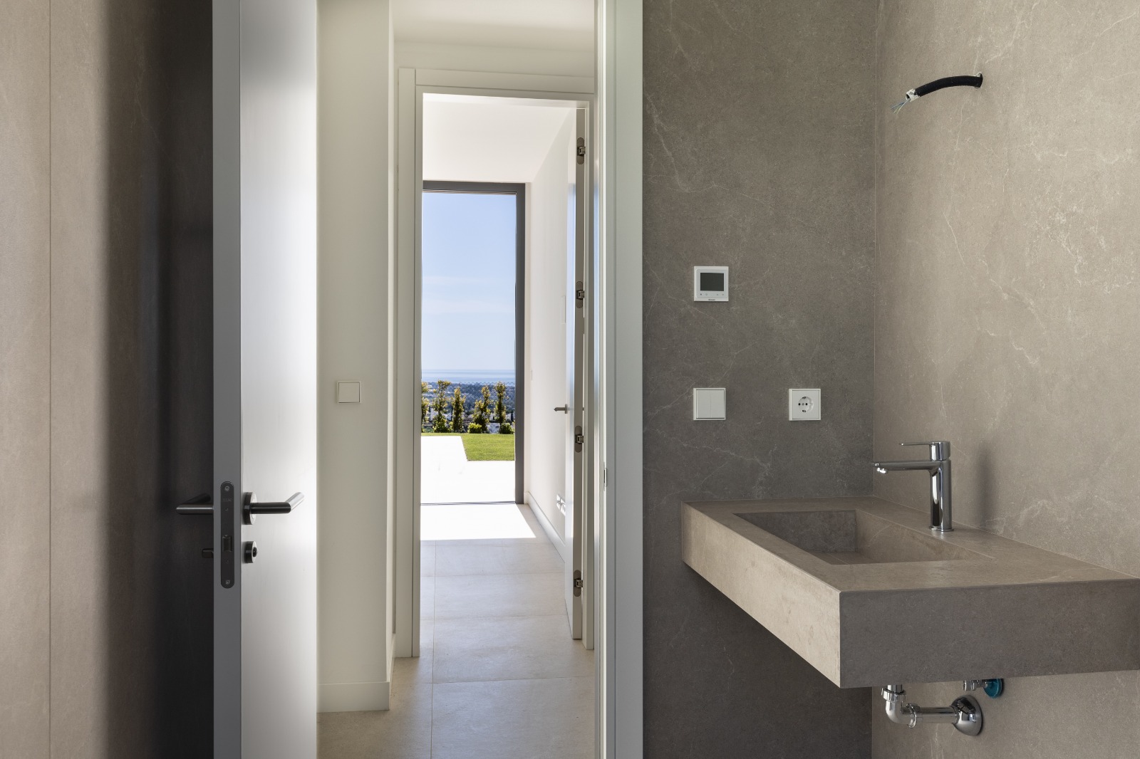 FDJ-VILLA08-BATHROOM-BEDROOM