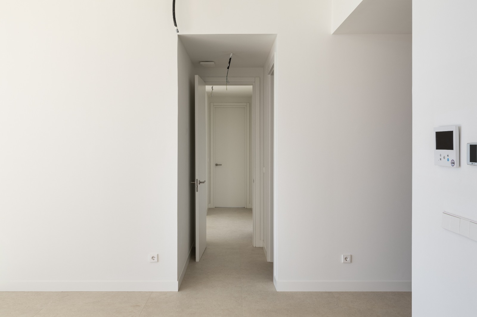 FDJ-VILLA08-ENTRANCE-HALLWAY