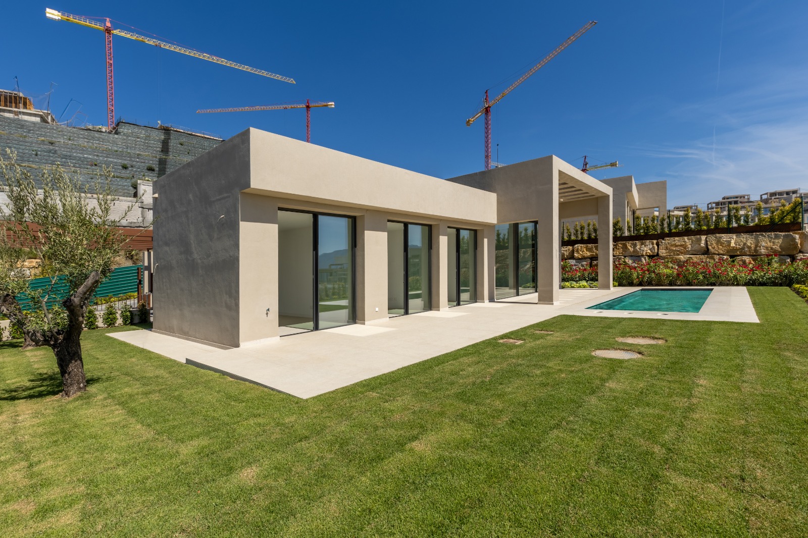 FDJ-VILLA08-GARDEN-SIDE-GARDEN