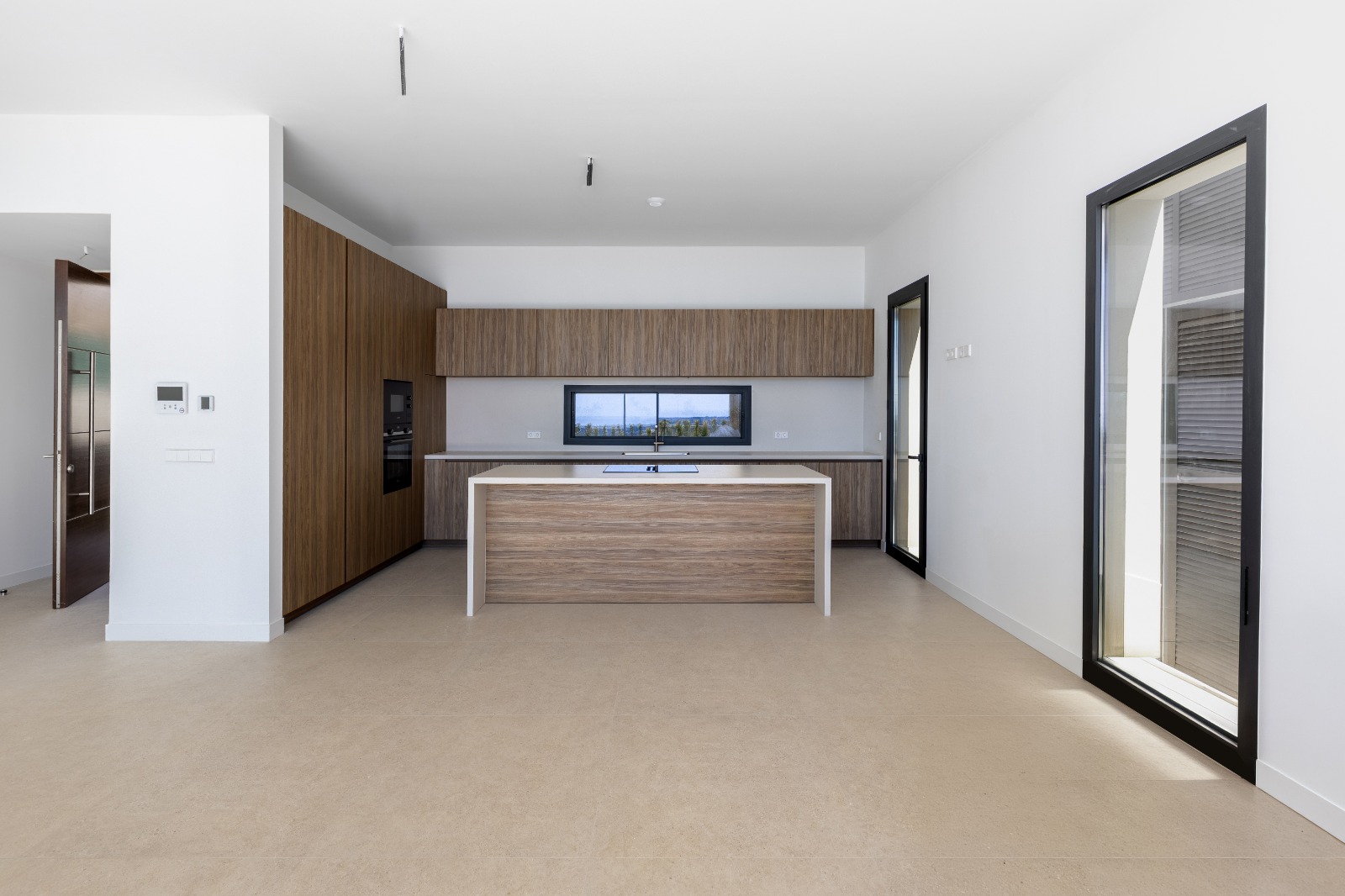 FDJ-VILLA08-KITCHEN-FRONT