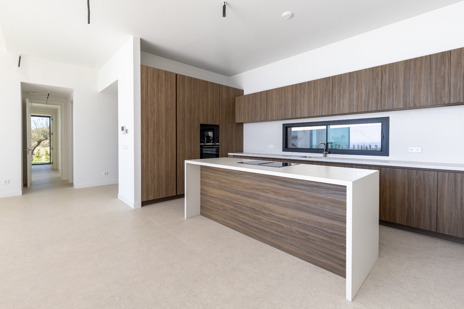 FDJ-VILLA08-KITCHEN-SIDE